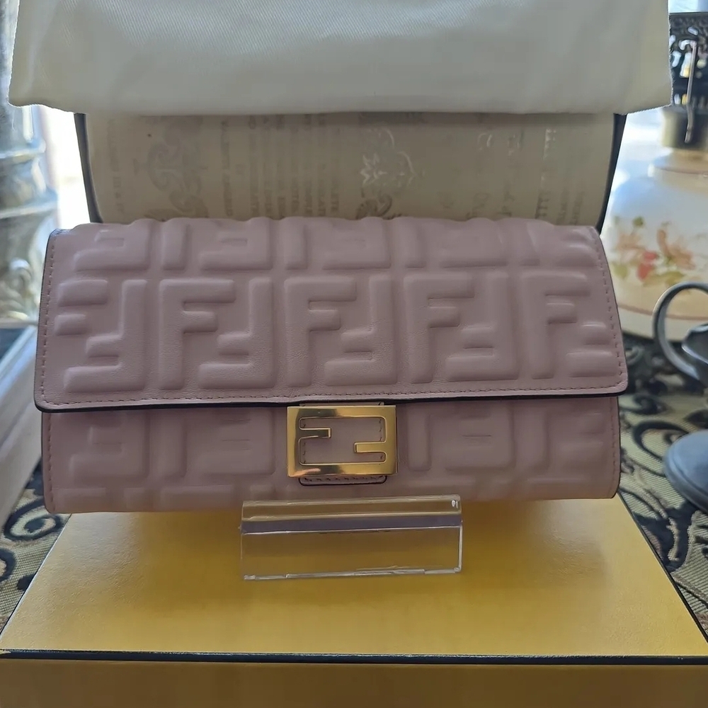 👛SOLD👛 Fendi Pink Nappa Matisse FF Embossed Continental Wallet